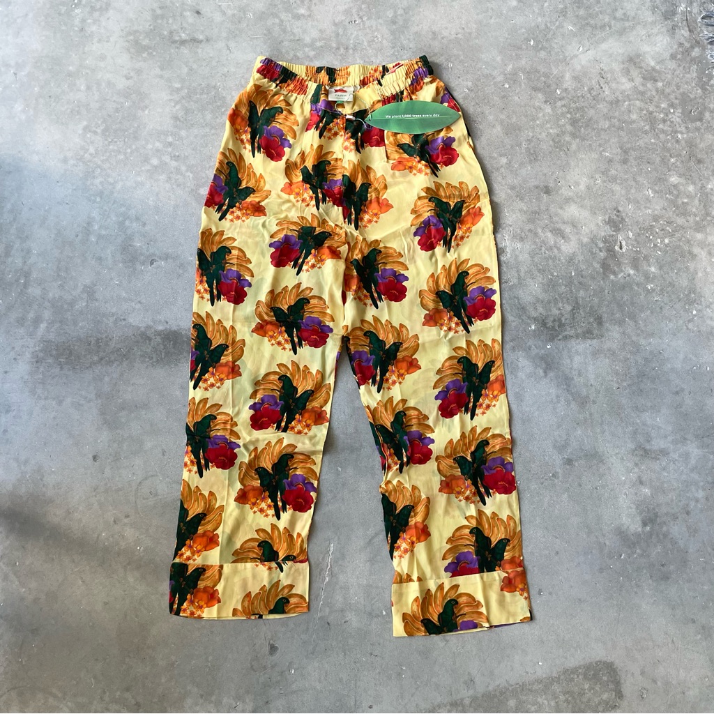 Brand New Farm Rio Pants Size M Brand New Farm Rio Pants Size M